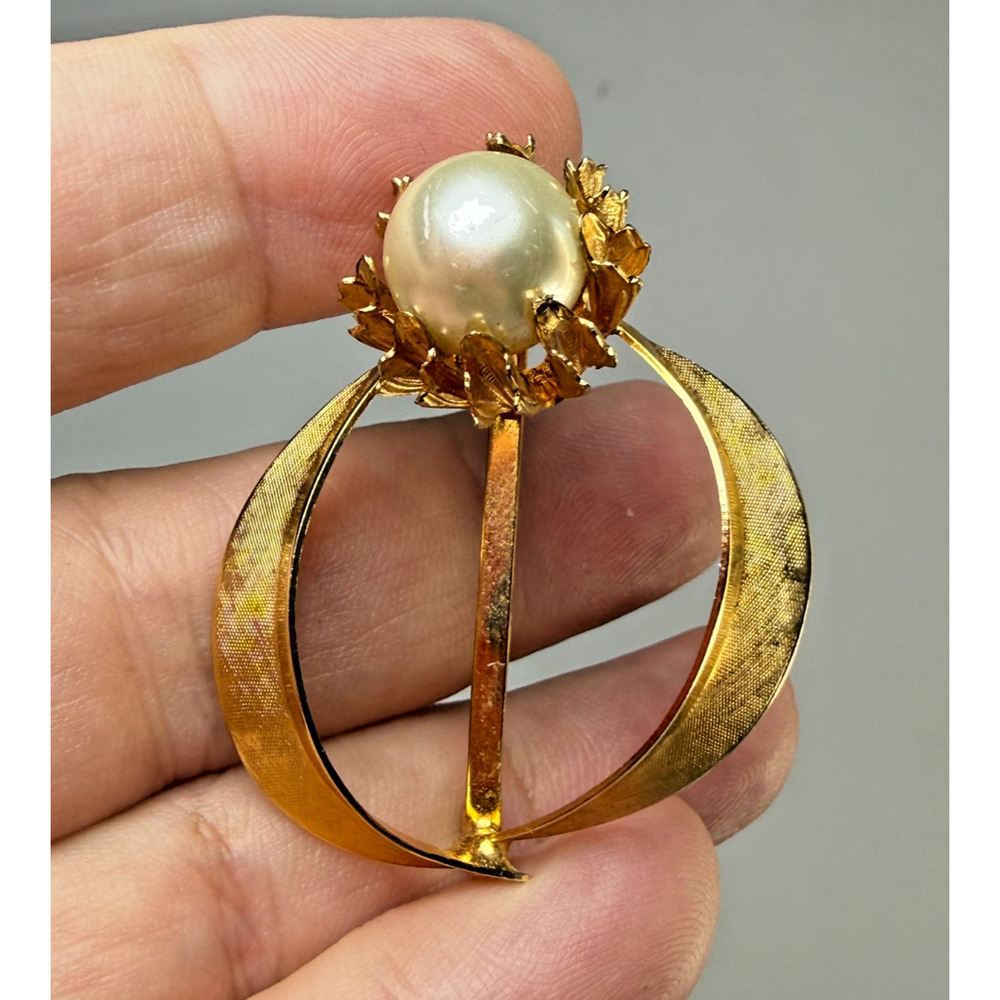 Vintage MCM Mid Century Mod Stylized Dandelion Flower Brooch Pin Faux Pearl Gold